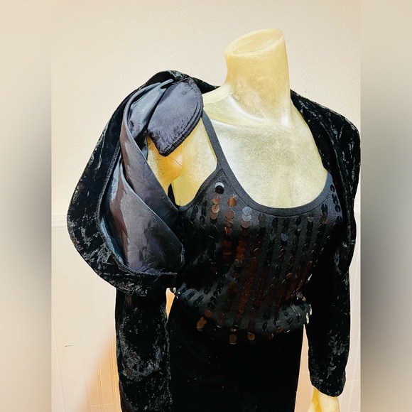 Vintage Black Velvet Jacket cropped cardigan shrug jacket with shoulder pads - Picture 5 of 6